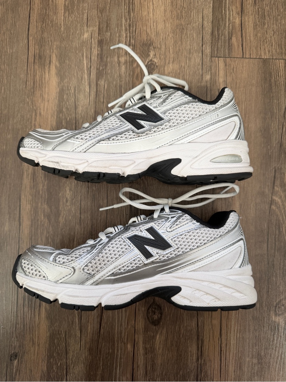 New Balance 740s - Picture 4 of 6